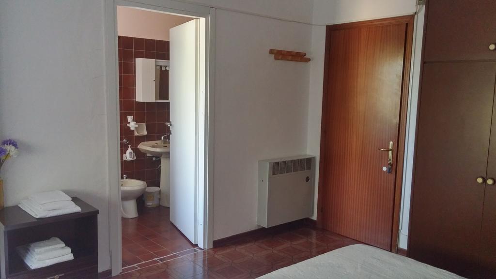 Accogliente E Ospitale B&B Perugia Szoba fotó